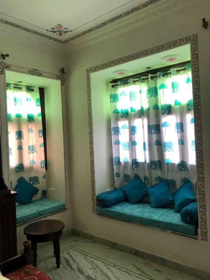 Whereabout Hostel Ουνταϊπούρ Εξωτερικό φωτογραφία