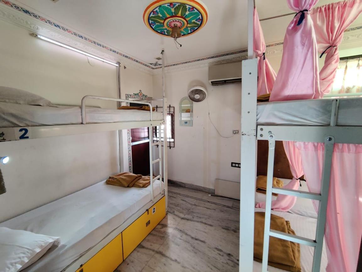 Whereabout Hostel Ουνταϊπούρ Εξωτερικό φωτογραφία