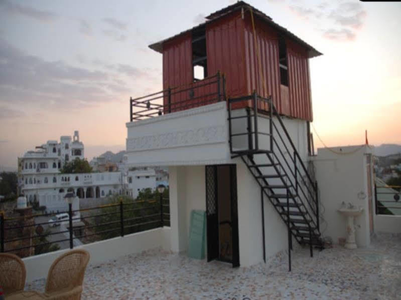 Whereabout Hostel Ουνταϊπούρ Εξωτερικό φωτογραφία